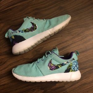 Women’s Nike Teal & Floral Roshe custom sneakers